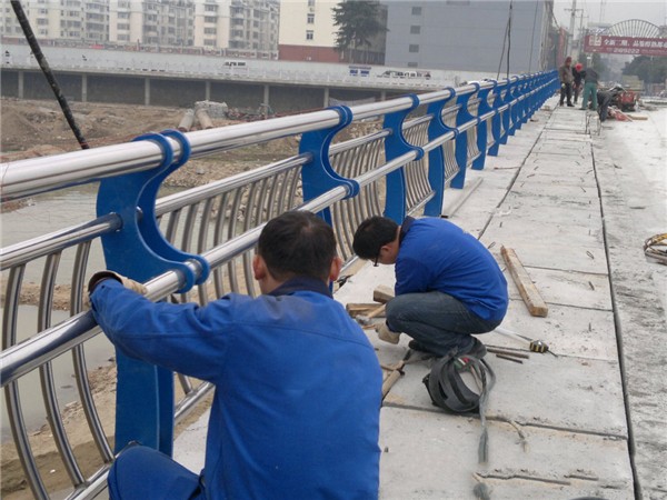 四平不锈钢桥梁护栏除锈维护的重要性及其方法