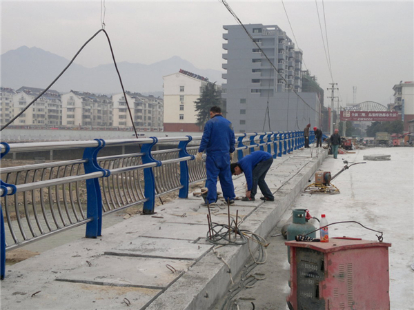 四平不锈钢复合管护栏常见问题及解决方案